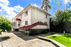 комерційна за адресою Патріарха Володимира Романюка вул. (Жовтнева), 2Б