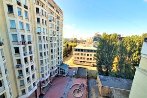 комерційна за адресою Юрія Іллєнка вул. (Мельникова), 83д