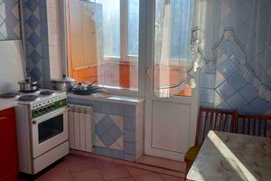 квартира за адресою Романа Шухевича просп. (Генерала Ватутіна), 2-Б