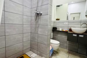 комерційна за адресою Лісова вул., 6