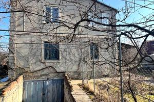 дом по адресу Центральна ул.