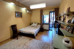 будинок за адресою Бернардацці вул. (Красних Зір), 7