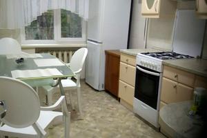 квартира за адресою Михайла Драгоманова вул. (Димитрова), 52