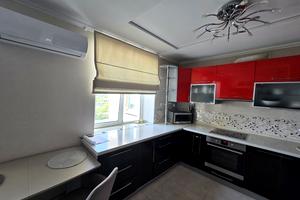 квартира за адресою Космонавтів просп., 79