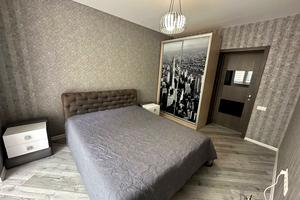 квартира за адресою Хотинська вул., 12