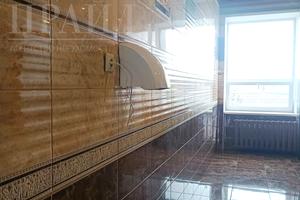 комерційна за адресою Привокзальна вул., 15