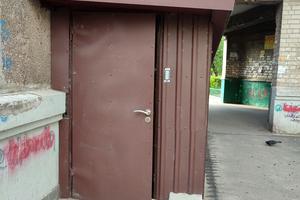комерційна за адресою Калинова вул., 68