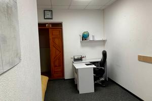 коммерческая по адресу Конституции пл., 21/2