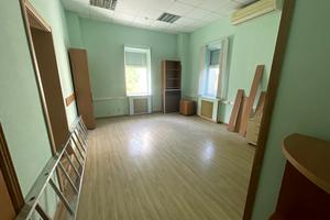 комерційна за адресою Саксаганського вул., 67-Б