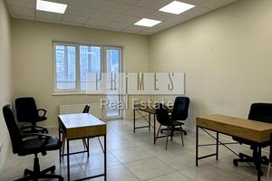 комерційна за адресою Андрія Верхогляда вул. (Михайла Драгомирова), 2-А