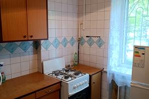 квартира по адресу Строителей ул., 12