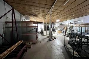 комерційна за адресою Небесної Сотні, 1