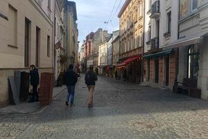 комерційна за адресою Л.Українки, 25