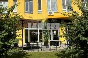 комерційна за адресою Регенераторна вул., 4