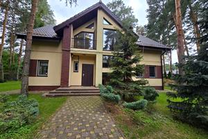 будинок за адресою Набережна вул.