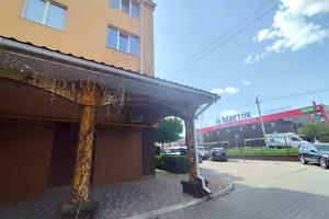 комерційна за адресою Бишівська вул., 1