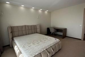 квартира за адресою Автокразівський бульв., 8