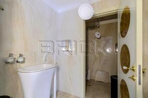 комерційна за адресою Антоновича вул. (Горького), 72