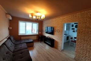квартира за адресою Наддніпрянський просп. (50 років СРСР), 9