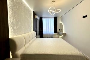 квартира за адресою Степана Бандери вул., 77-Б