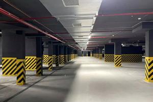 комерційна за адресою Юліана Пелеша вул., 3 к8