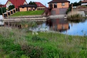будинок за адресою Центральна, 1