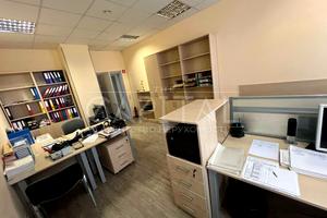 комерційна за адресою Антоновича вул. (Горького), 33В