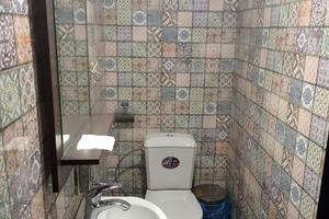 комерційна за адресою Силікатна вул. (Достоєвського), 1