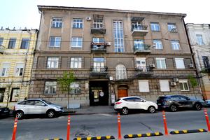 комерційна за адресою Рейтарська вул., 11