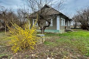 будинок за адресою с. Червона Чагарівка, центральна