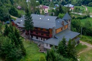 коммерческая по адресу Устияновича вул., 1