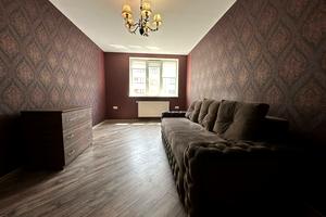 квартира за адресою Хотинська вул., 12