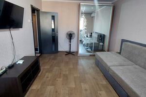 квартира за адресою Михайла Лушпи просп., 11