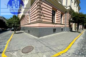 комерційна за адресою Театральна пл., 1