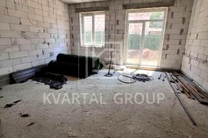 будинок за адресою с. Святопетрівське, Виноградна вул., 1