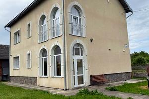 будинок за адресою с. Черніїв, коновальця, 4