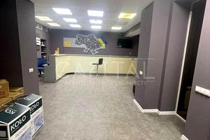 комерційна за адресою Дніпровська набережна вул., 13