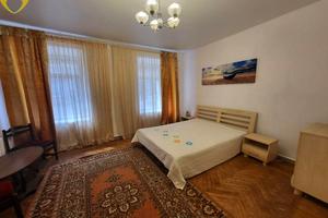квартира за адресою Одеса, Кінна вул., 11