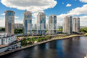 комерційна за адресою Дніпровська набережна вул., 14