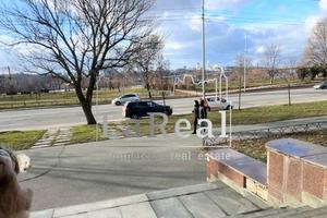 комерційна за адресою Дніпровська набережна вул., 13-Б