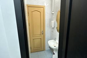 комерційна за адресою Леся Курбаса просп., 7-Б
