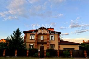 дом по адресу Василя Сухомлинського ул.