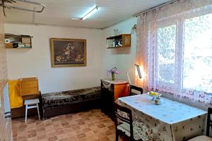 будинок за адресою Квітнева вул.