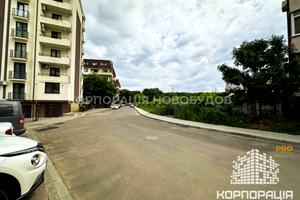 коммерческая по адресу Олександра Хіри ул., 10А