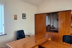 комерційна за адресою Симона Петлюри вул., 8