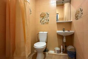 комерційна за адресою Парусна вул. (Героїв Сталінграду), 1н
