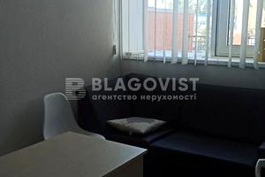 комерційна за адресою Почайнинська вул., 70