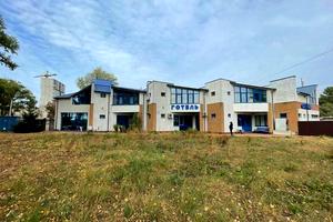 комерційна за адресою Броварської Сотні вул. (Чкалова), 15