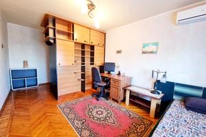 квартира за адресою Гімназійна набережна вул. (Червоношкільна набережна), 18