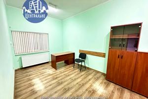 комерційна за адресою Машинобудівників, 4А